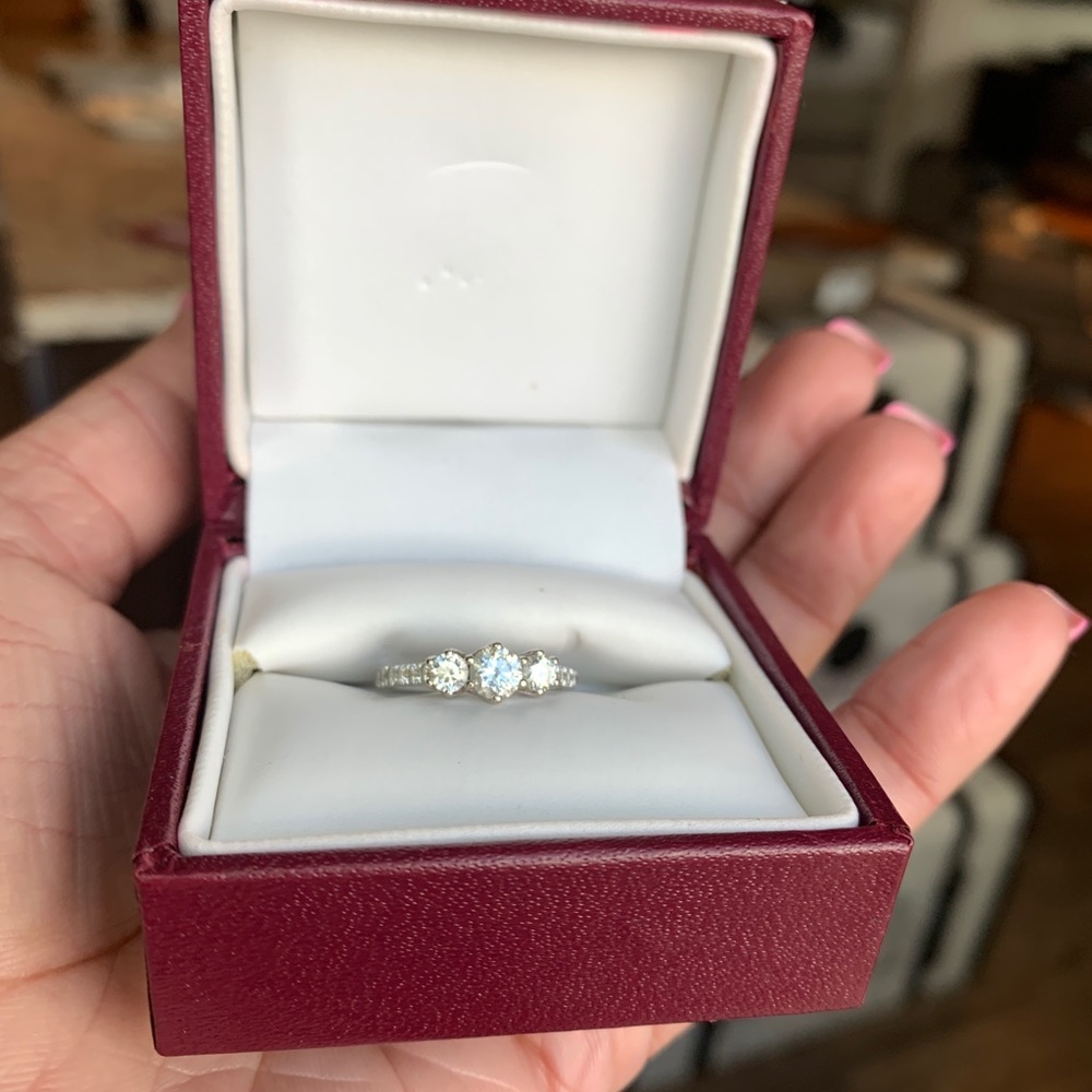 0.38 Ct diamond wedding/engagement/diamond ring